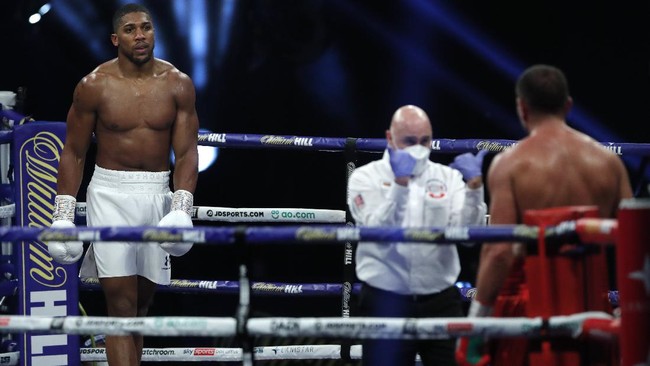 Sebanyak lima stadion sepak bola bisa menjadi calon venue pertarungan tinju kelas berat Anthony Joshua vs Tyson Fury.
