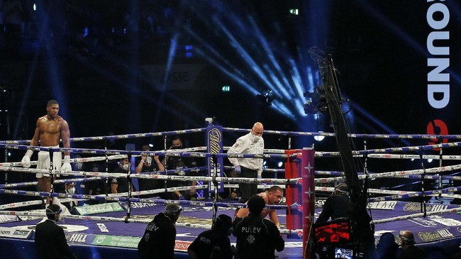 Kemenangan KO Anthony Joshua hingga Derby Manchester United vs Manchester City berakhir imbang menjadi berita olahraga terpopuler dalam 24 jam terakhir.