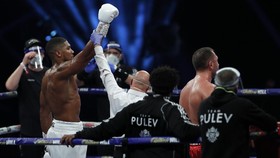 Joshua Langsung Tantang Tyson Fury Usai Pukul KO Pulev