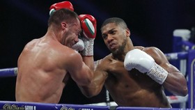 Hasil Joshua vs Pulev: AJ Menang KO Ronde 9