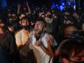 FOTO: Jadi Relawan Studi Tes Antigen demi Nikmati Konser