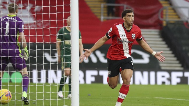 Southampton menang telak 3-0 atas Sheffield United di Stadion St. Mary's dalam pekan ke-12 Liga Inggris, Minggu (13/12).