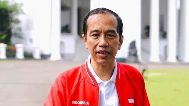 Presiden Jokowi menyindir gedung Istana Kepresidenan di Jakarta dan Bogor sebagai warisan kolonial. Ia mengaku dibayangi warisan itu setiap hari.