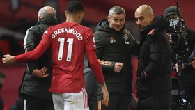 Guardiola Ogah Mengeluh Man Utd Diuntungkan Waktu