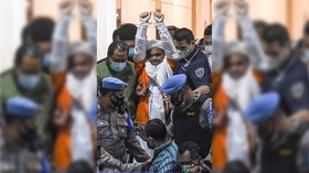 14 Jam Diperiksa, Rizieq Keluar dengan Tangan Diborgol