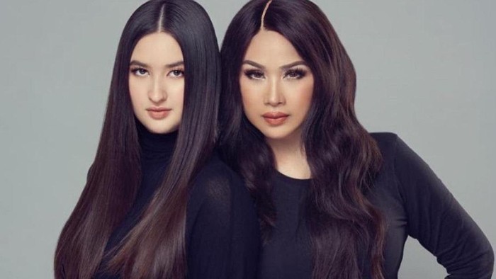 Stephanie Poetri dan Raisa Bawakan Lagu Titi DJ, Mana yang Kamu Suka?