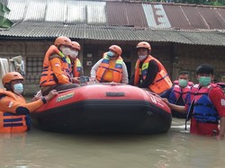 Ratusan Rumah di Purworejo Terendam Banjir, Warga Emoh Mengungsi