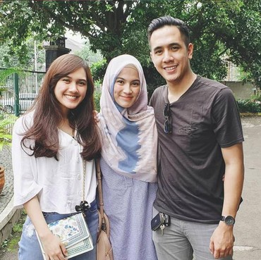 5 Reaksi Kerabat Saat Artis Ini Putuskan Pindah Agama