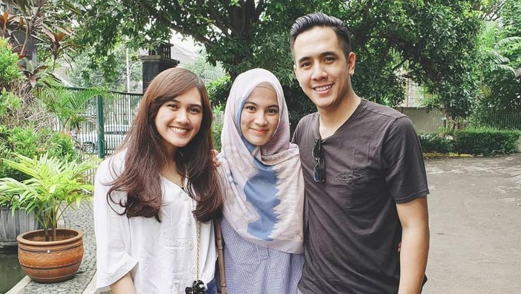 Alyssa Soebandono bersama dengan kakak laki-lakinya yang memilih pindah keyakinan, Ananda Soebandono (kanan)