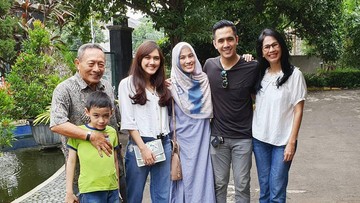 Ananda Soebandono akur dengan keluarga di momen ulang tahun ibu