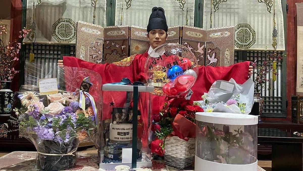 Behind The Scene DraKor 'Mr Queen'&comma; yang Siap Tandingi 'Start Up'