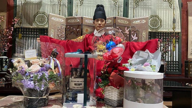 Behind The Scene DraKor 'Mr Queen', yang Siap Tandingi 'Start Up' Behind The Scene DraKor 'Mr Queen', yang Siap Tandingi 'Start Up'