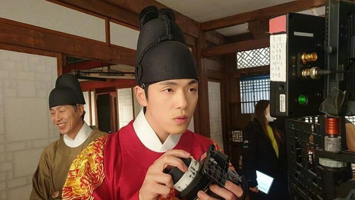 Behind The Scene DraKor 'Mr Queen'&comma; yang Siap Tandingi 'Start Up'