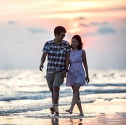 Jatuh Cinta dengan Mantannya Sahabatmu? Wah, Ketahui Konsekuensinya, ya!