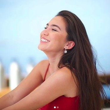 Karen Nijsen, Model Keturunan Belanda yang Cium Mesra Gading Marten