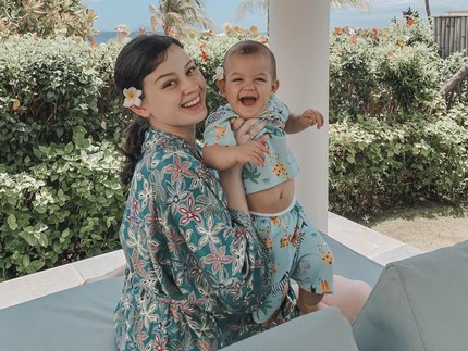 5 Tips Sukses Tandem Breastfeeding Seperti Dilakukan Kimberly Ryder