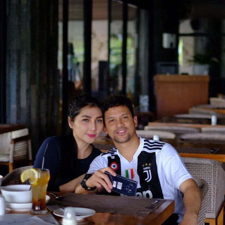 <p>Rumah tangga aktor tampan Lucky Perdana dan Veronica tengah menjadi perbincangan hangat. (Foto: Instagram _veronicaperdana)</p>