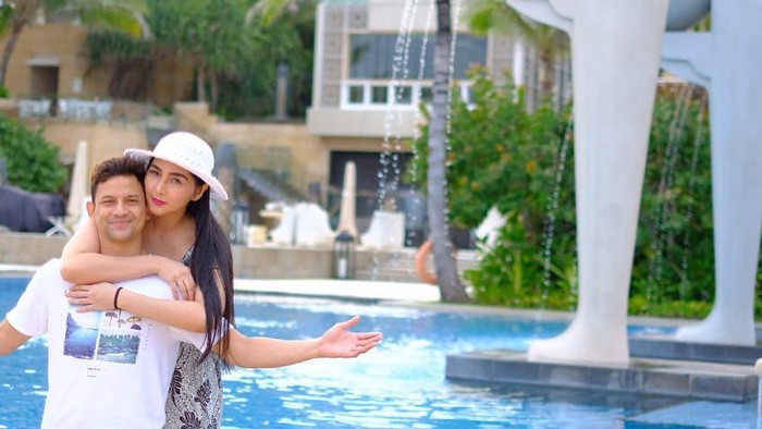 Lucky Perdana dan istri