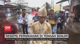 VIDEO: Resepsi Pernikahan di Tengah Banjir