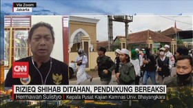 VIDEO: Rizieq Shihab Ditahan, Pendukung Bereaksi