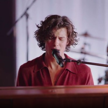 Lirik Lagu Look Up At The Stars - Shawn Mendes