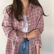 Bukan Cuma Buat Outer, Begini Tips Tampil Stylish dengan Kemeja Oversized