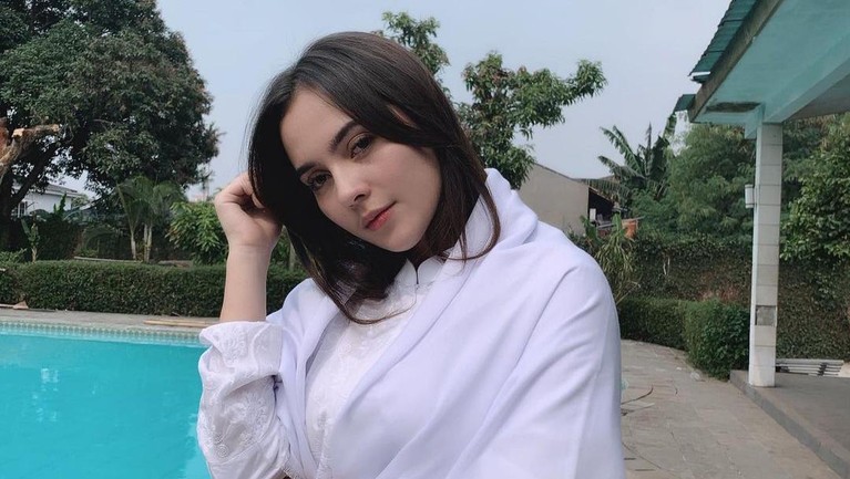6 Pesona Lidi Brugman, Artis yang Dilabrak Istri Lucky Perdana 6 Pesona Lidi Brugman, Artis yang Dilabrak Istri Lucky Perdana
