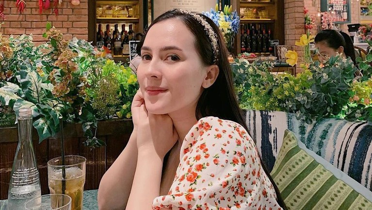 6 Pesona Lidi Brugman, Artis yang Dilabrak Istri Lucky Perdana 6 Pesona Lidi Brugman, Artis yang Dilabrak Istri Lucky Perdana