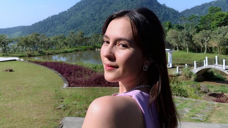 6 Pesona Lidi Brugman, Artis yang Dilabrak Istri Lucky Perdana 6 Pesona Lidi Brugman, Artis yang Dilabrak Istri Lucky Perdana