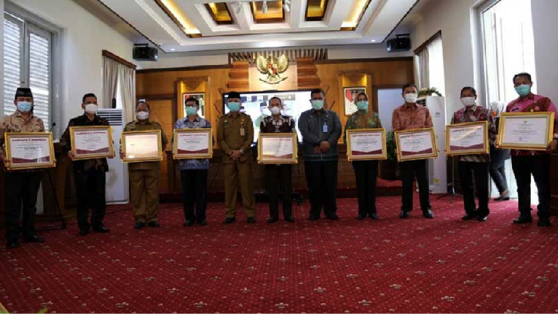 Pemerintah Kota Tangerang Selatan (Tangsel) meraih penghargaan sebagai Kota Peduli Hak Asasi Manusia (HAM) 2020 dari Kementerian Hukum dan HAM (Kemenkum HAM).