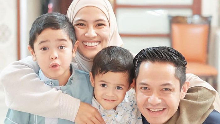 Alyssa Soebandono Istri Idaman, Suapi Suami hingga Ajak Anaknya ke Dapur