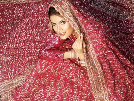 3 Fakta Kematian Artis Cantik Bollywood Arya Banerjee