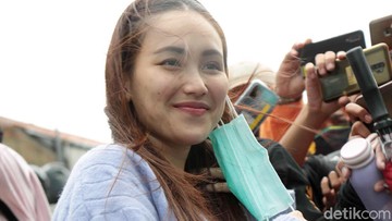 Kabar Batalnya Pernikahan Ayu Ting Ting
