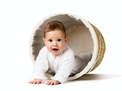40 Nama Bayi Laki-laki Modern 2021 Paling Populer, Noah hingga Kai