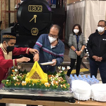 Momen Acara Potong Tumpeng HUT Transmedia ke-19 Tahun