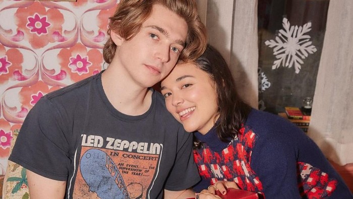 Ide Kencan di Rumah ala Dash & Lily, Bisa Bikin Seru Nih!