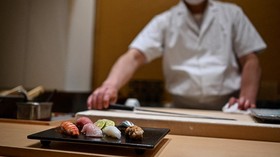 Pengalaman Bersantap Penuh Kejutan, Apa Itu Omakase?