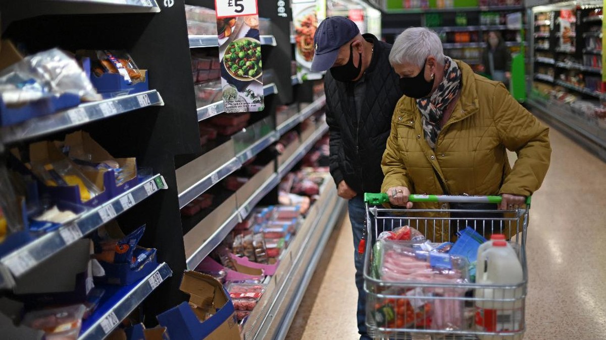 FOTO: Supermarket Timbun Makanan Jelang Brexit