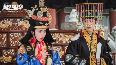 img-title Bukan Cuma Kocak, Adegan 'Mr. Queen' Berhasil Bikin Hati Penonton Berdebar