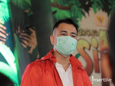 img-title Raffi Ahmad Kaget Temukan Pintu Rahasia di Kamar Mandi Mama Amy