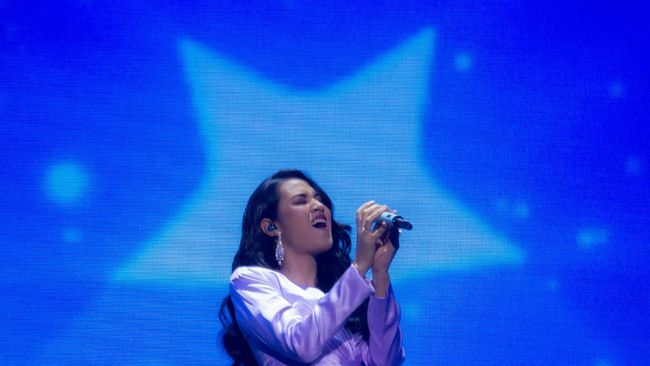 Tampilan Elegan Raisa dalam Perayaan 2 Dekade Transmedia