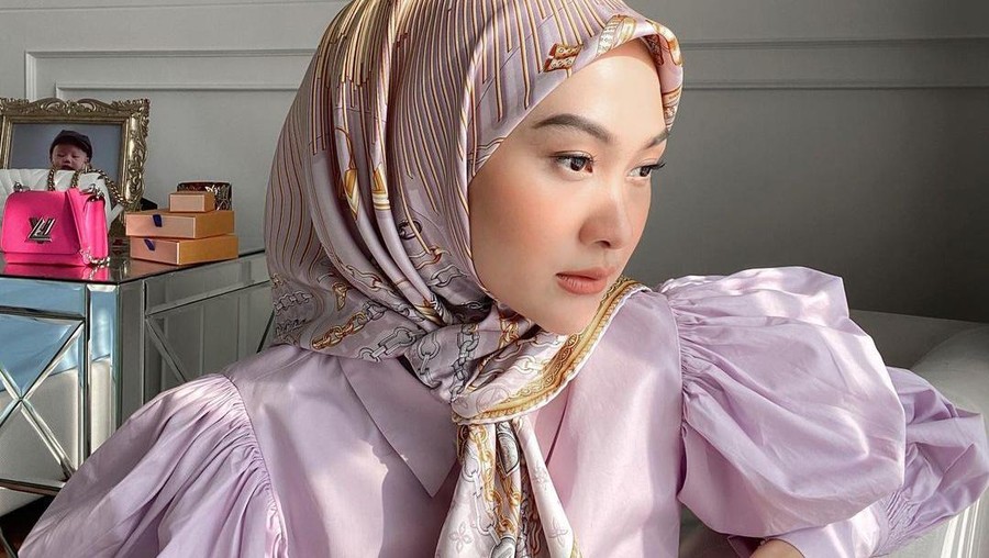 Tutorial hijab ala Indah Nada Puspita