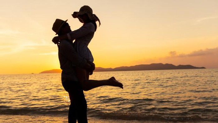 Hubungan Memang Tak Selalu Mulus, Tapi Ingat 4 Hal Ini Soal Cinta...