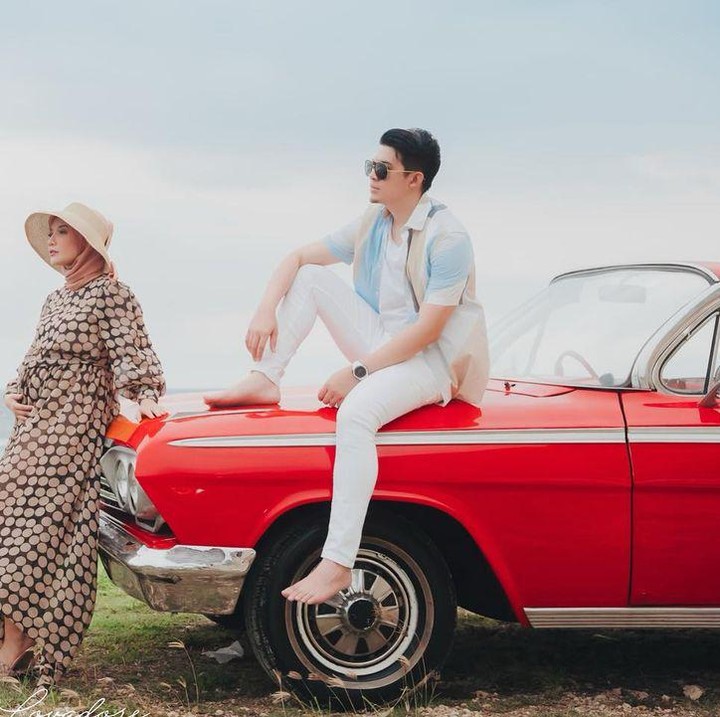 <p>Keduanya tidak menyia-nyiakan kesempatan untuk mengabadikan momen manis yang selama ini mereka nanti. (Foto: Instagram @zaskiasungkar15)</p>