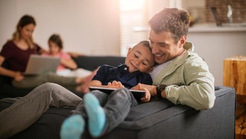 Cara lindungi anak dari bahaya dunia maya