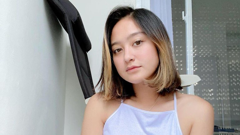 6 Foto Salshabilla Adriani yang Alami Kecelakaan Diduga Mabok 6 Foto Salshabilla Adriani yang Alami Kecelakaan Diduga Mabok