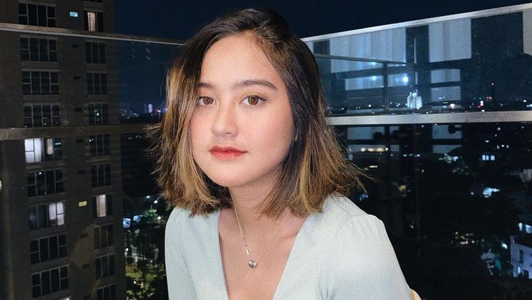 6 Foto Salshabilla Adriani yang Alami Kecelakaan Diduga Mabok 6 Foto Salshabilla Adriani yang Alami Kecelakaan Diduga Mabok