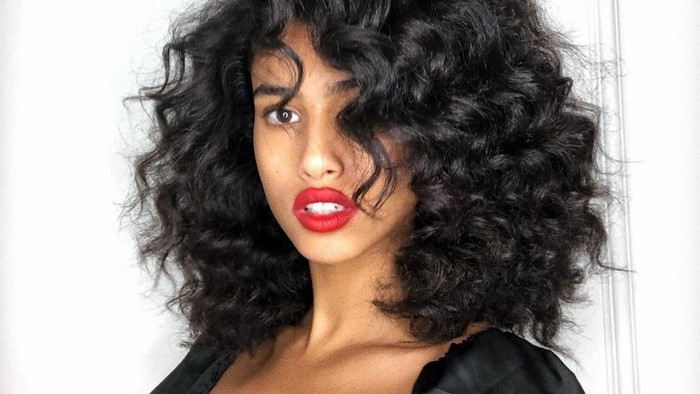 Jadi Tren Hairstyle 2021, Begini Inspirasi dan Cara Merawat Rambut Keriting ala Celebrity Hairstylist