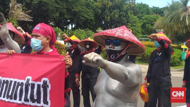 Partai Buruh yang baru saja dihidupkan kembali oleh Said Iqbal harus dihadapkan pada pengalaman buruk. Namun, ada peluang yang bisa dimanfaatkan.