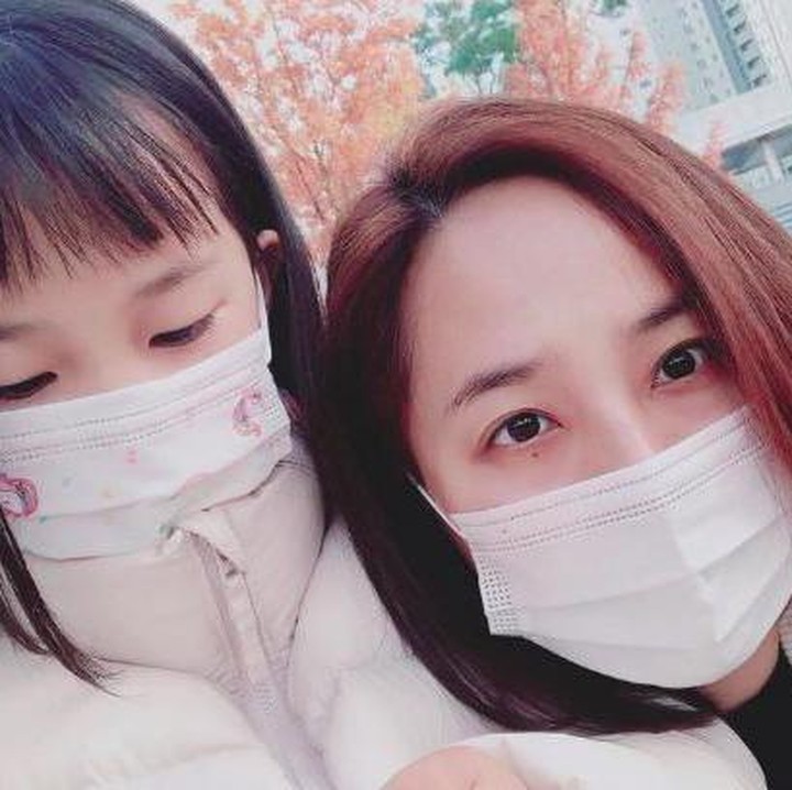 <p>Eugene kerap mengunggah foto kedua anaknya di akun media sosialnya, lho. (Foto: Instagram @eugene810303)</p>